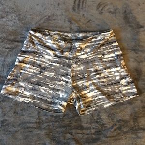 Water color effect gray and white yoga shorts
